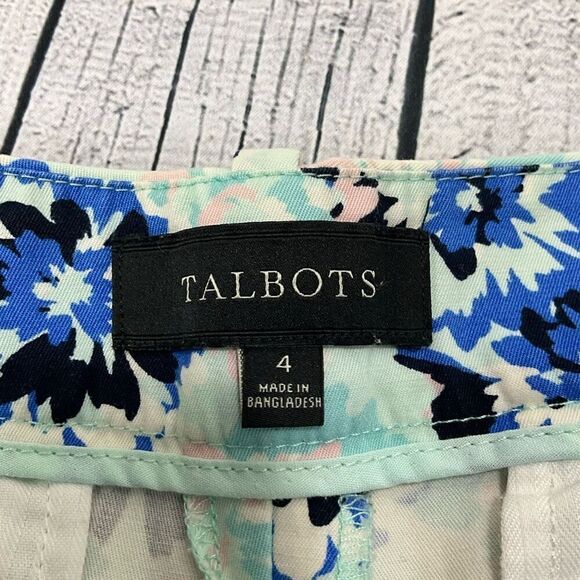 TALBOTS Bermuda Length Floral Shorts - Picture 3 of 4